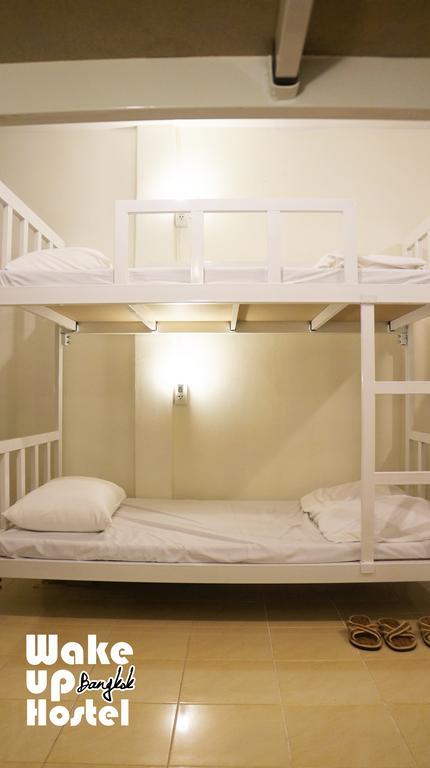 Wake Up Hostel กรุงเทพมหานคร ภายนอก รูปภาพ