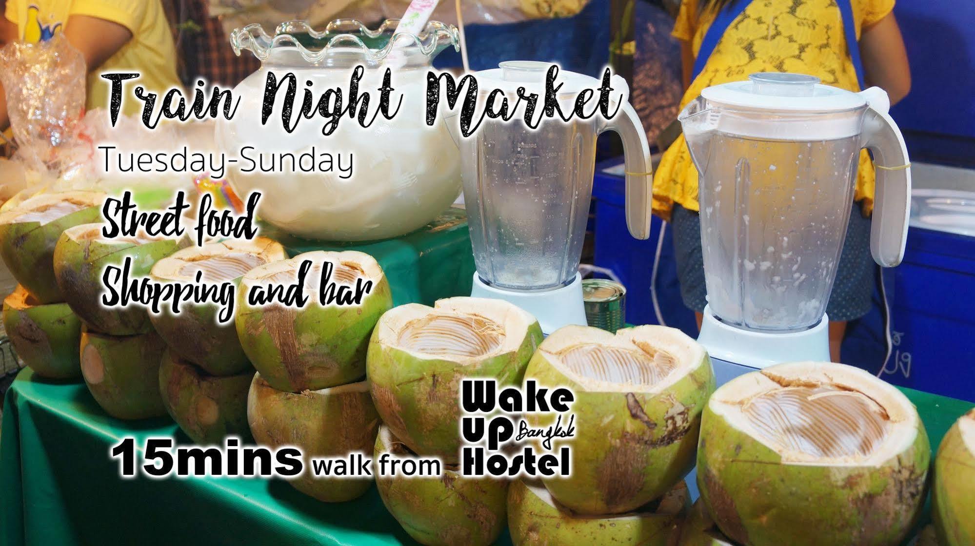 Wake Up Hostel กรุงเทพมหานคร ภายนอก รูปภาพ