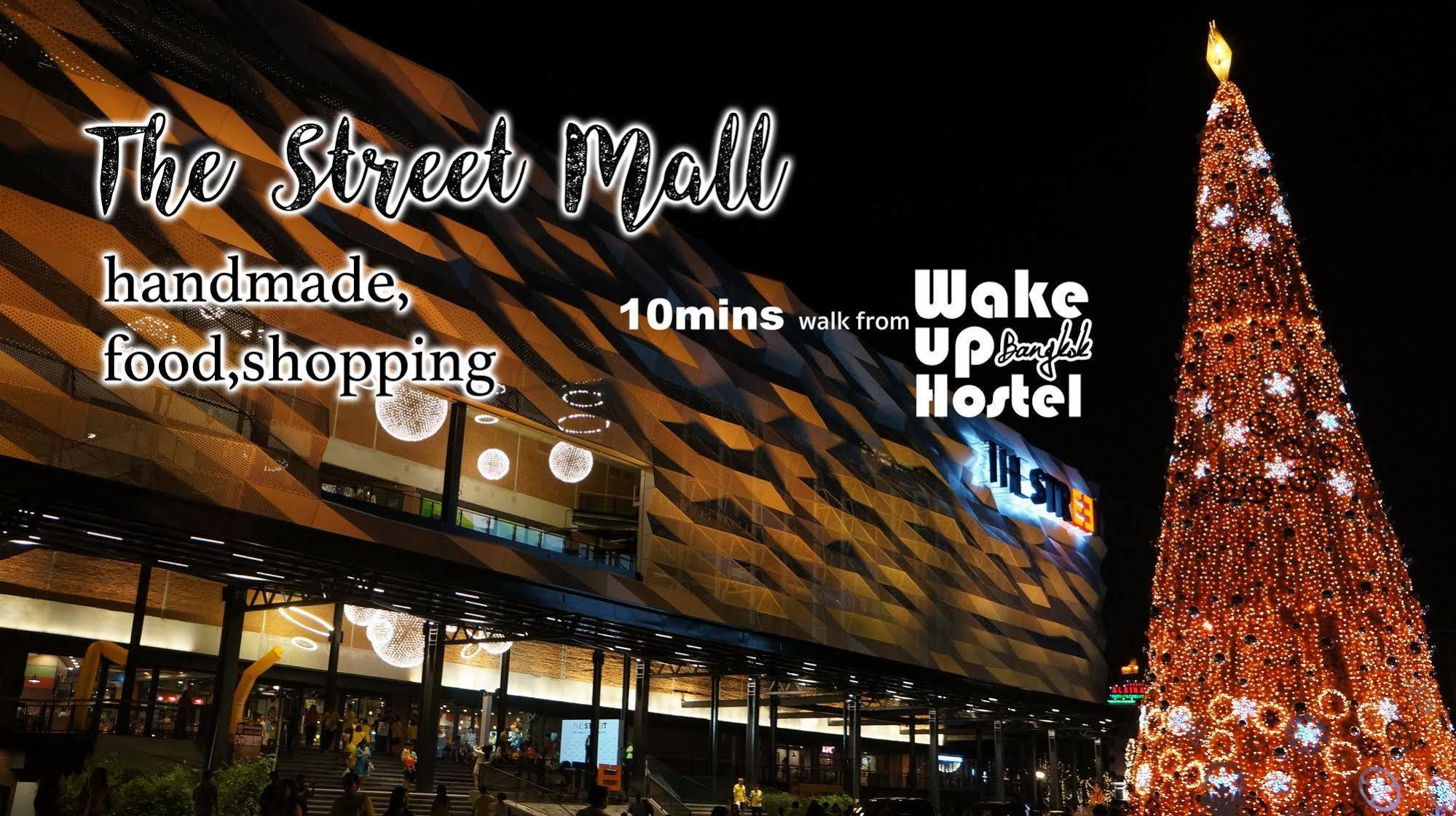 Wake Up Hostel กรุงเทพมหานคร ภายนอก รูปภาพ