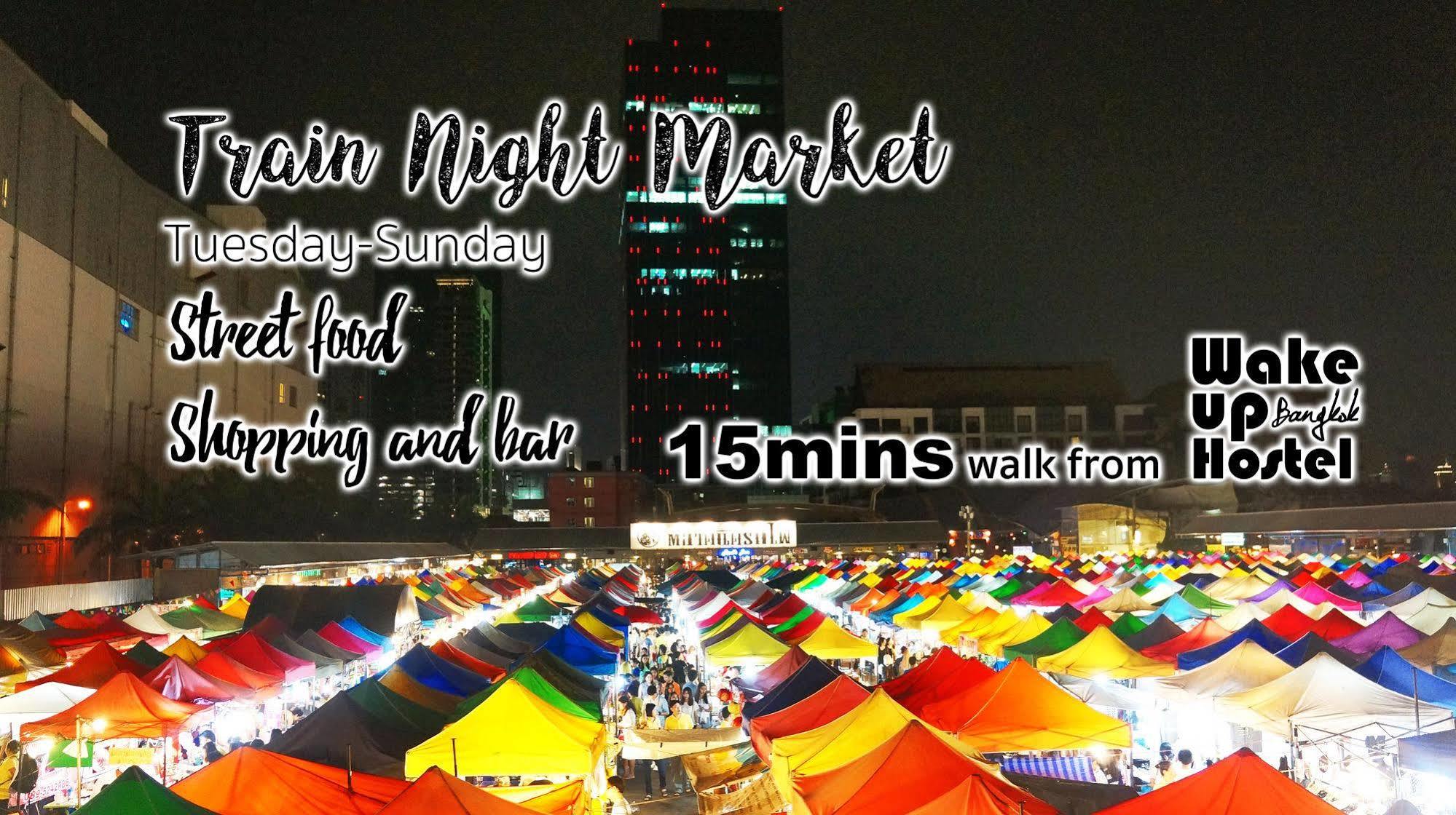 Wake Up Hostel กรุงเทพมหานคร ภายนอก รูปภาพ