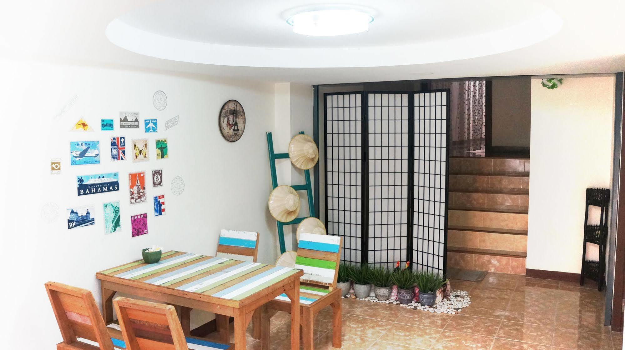 Wake Up Hostel กรุงเทพมหานคร ภายนอก รูปภาพ