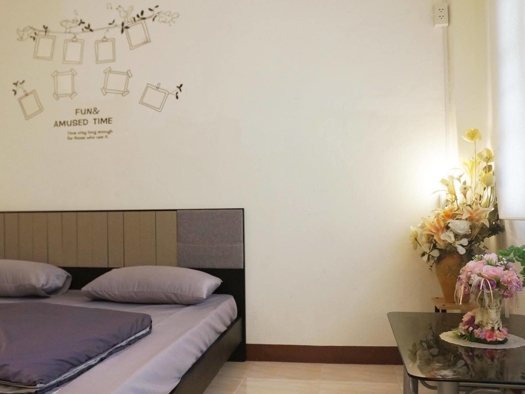 Wake Up Hostel กรุงเทพมหานคร ภายนอก รูปภาพ